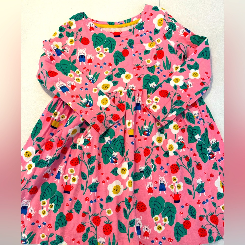 Boden cotton dress with pocket size 6-7. Perfect condition.